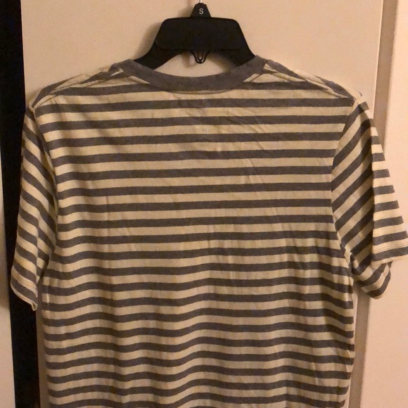 NWOT Old Navy classic striped v-neck t-shirt - Picture 4 of 5